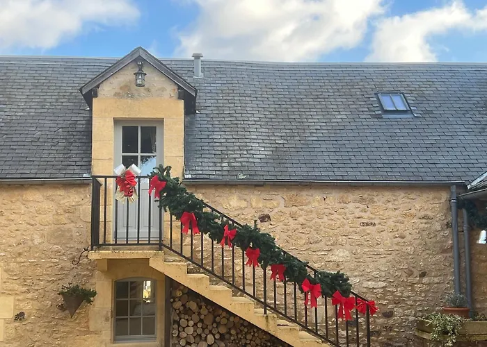Hameau Du Chateau De Giverzac, Gites Luxueuses