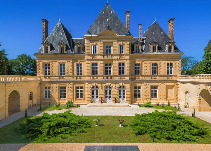 Hameau Du Chateau De Giverzac, Gites Luxueuses